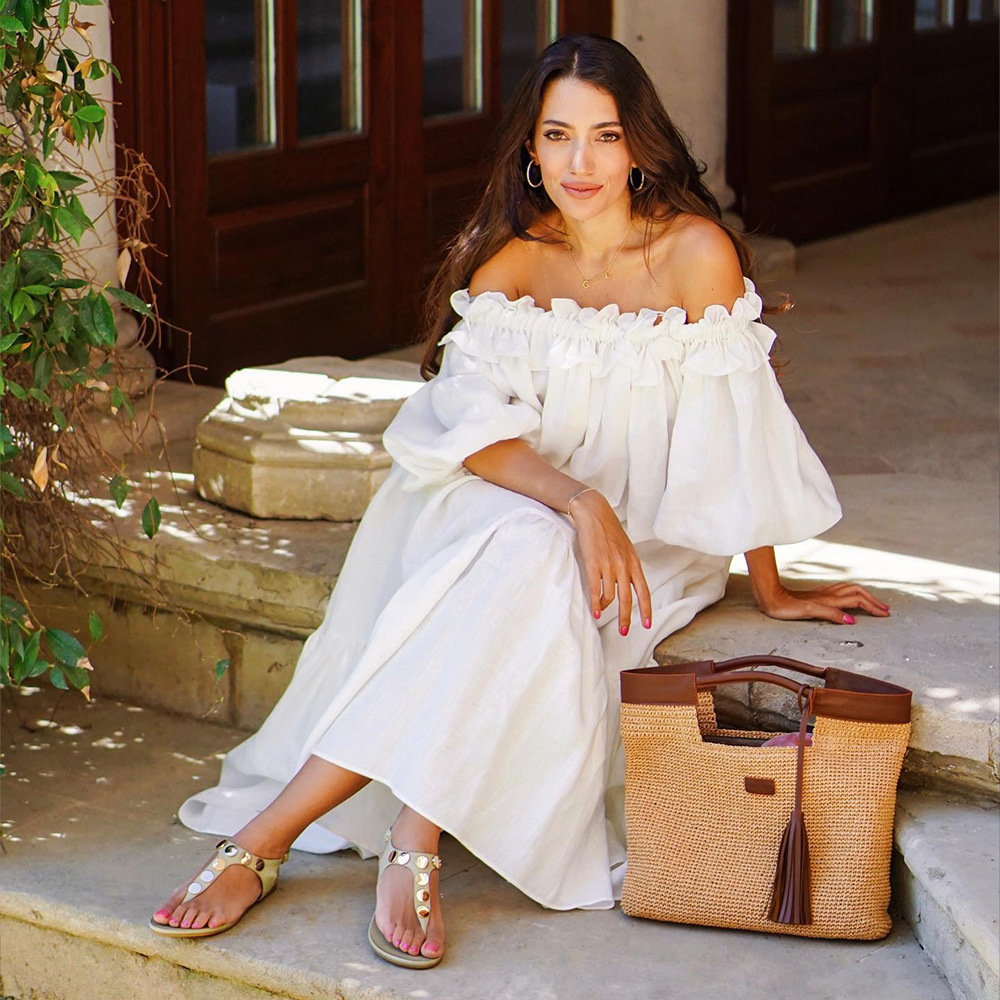 Cross-border 2024 spring and summer European and American women's off-shoulder sexy bubble sleeve solid color lace holiday beach dress