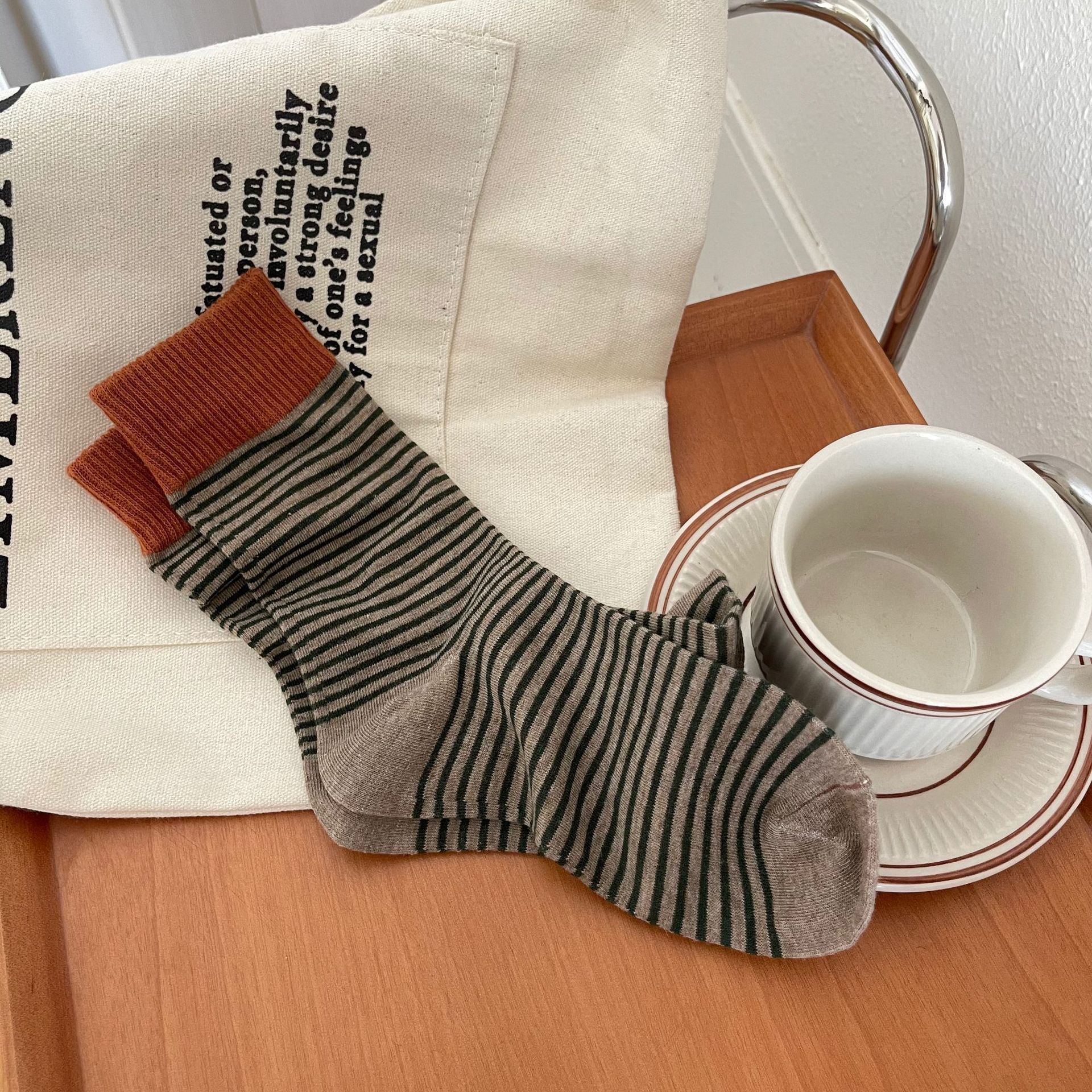 Maillard contrast color thread Korean style Dongdaemun ins pile Socks striped socks retro atmosphere Super Korean women's socks