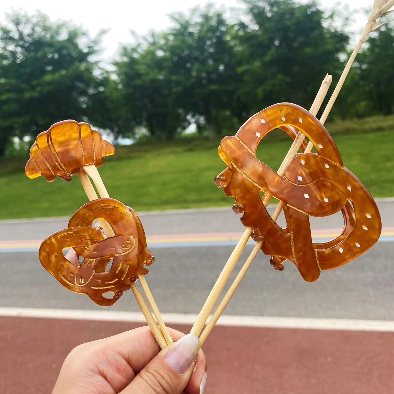 Ins Same Style Acetic Acid Grab Clip Korean Style Simple Fashion Hair Accessories Women's Alkaline Water Bread Broken Hairpin Lucky Knot Shark Clip_voghion.com