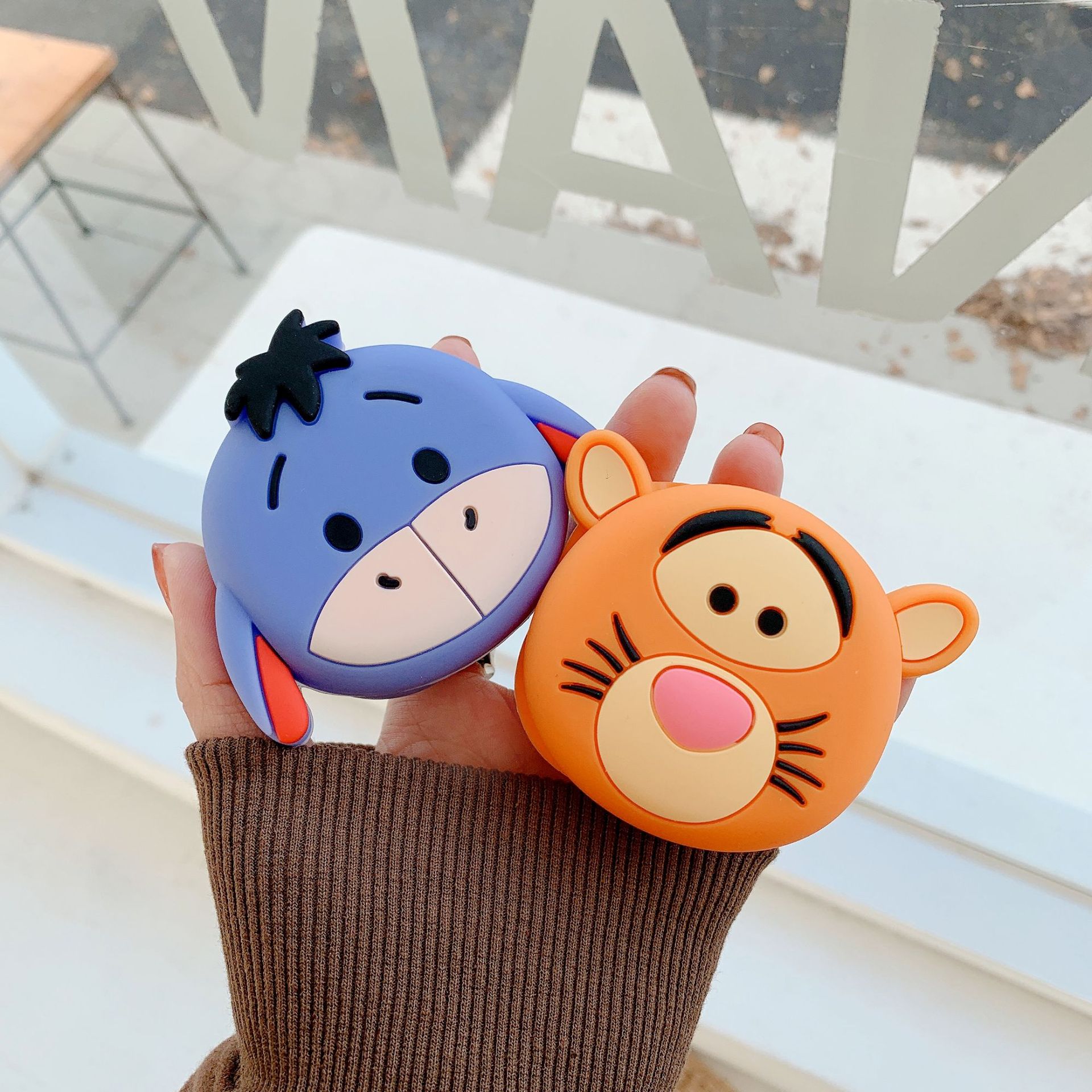 carousel-thumb-2