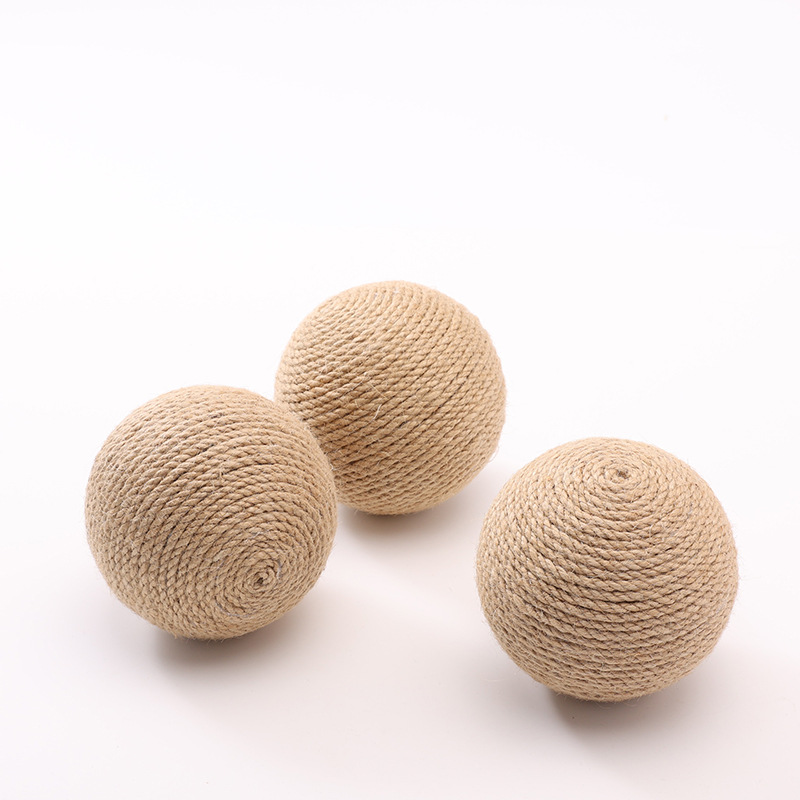 In stock wholesale large 9.5cm solid color hemp rope ball molar bite-resistant sound self-Hi bite ball cat toy ball