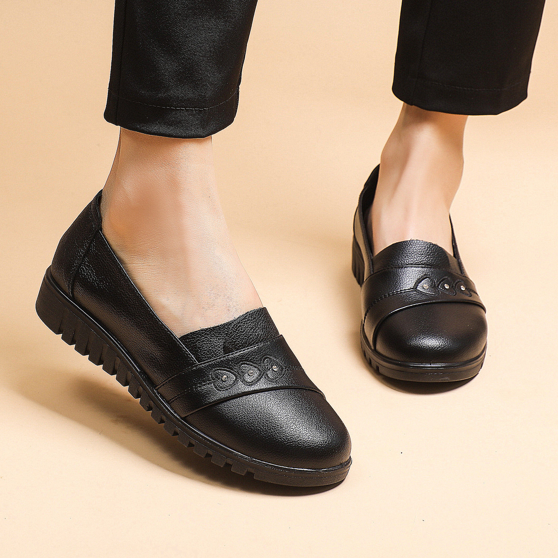[First layer of cowhide] new mother Shoes shoes leather work shoes women's middle-aged and elderly flat non-slip shoes women's large size