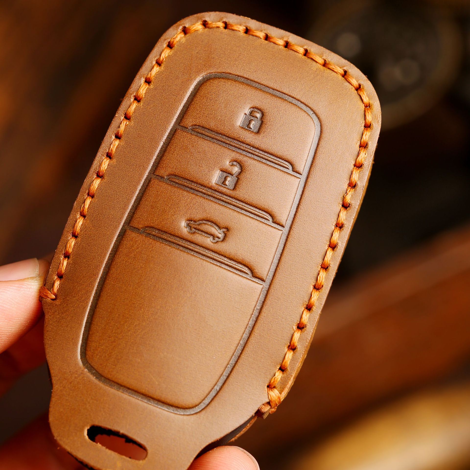 Car key cover is suitable for Toyota Corolla Asian Dragon Camry Lei Ling Yize CHR Rong Fang key case