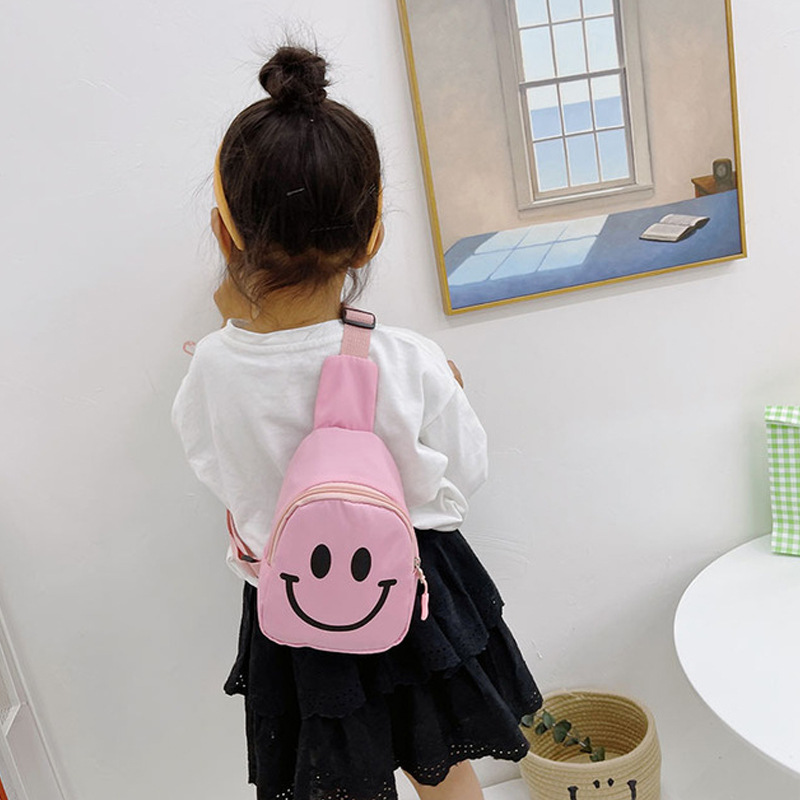 Smiley girl messenger bag 2023 new summer children's backpack large capacity medium and big Children Baby small bag small children