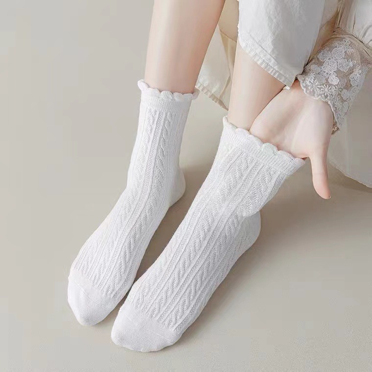 靴下の中の筒の靴下の湿った木の耳の縁の靴下の女性は小さい靴の黒色のレースの楽福の靴の靴下の春の秋を配合します。|undefined