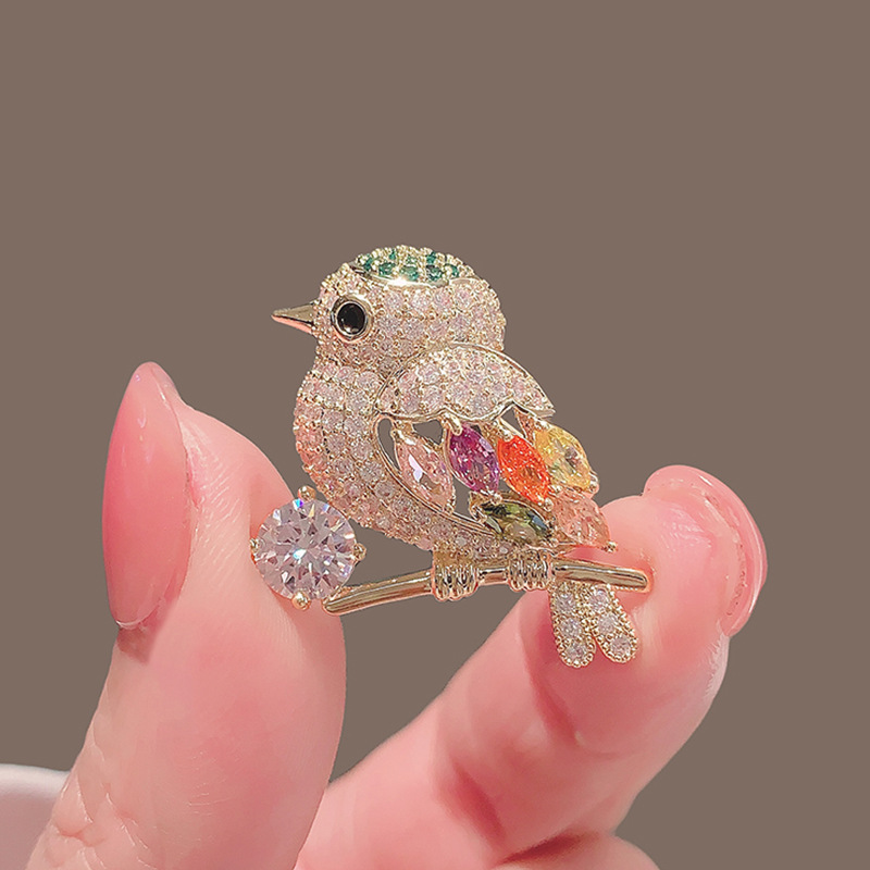 Magpie bird high-end brooch high-grade sense niche anti-exposure buckle personality suit collar pin corsage female accessories