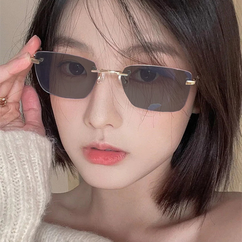 超軽量無枠近視眼鏡女性素顔神器顔小復古純欲風防止ブルーレイhd老眼鏡|undefined