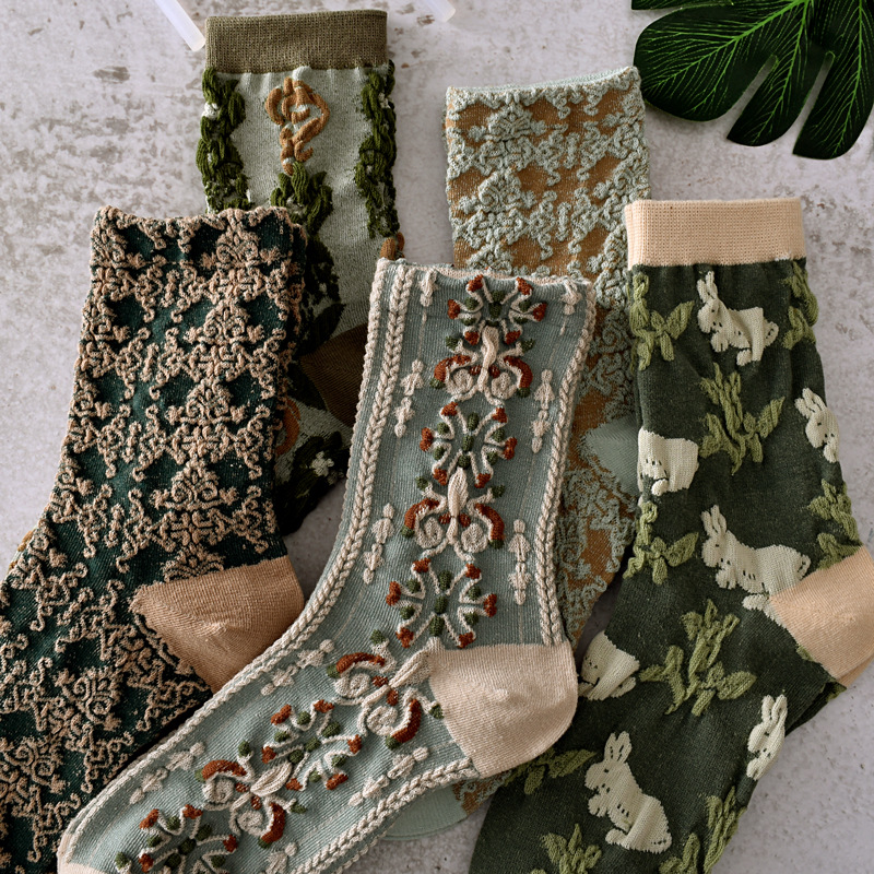 Calcetines de algodón de marca de la ciudad de Liaoyuan calcetines de media pantorrilla jacquard tridimensional calcetines de primavera y otoño medias de estilo Harajuku de las mujeres moda retro gruesa