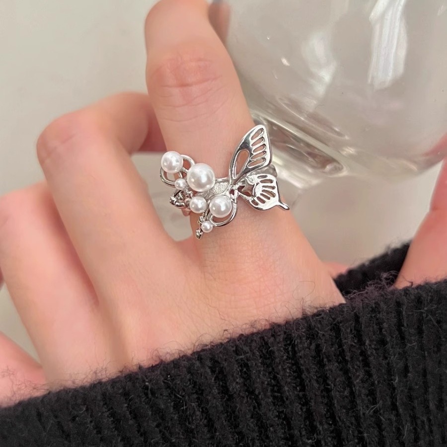 Schmetterling Perle Metall dreidimensionaler Hohlring weiblicher Nischendesign vielseitiger Zeigefingerring Ins-Ring_voghion.com