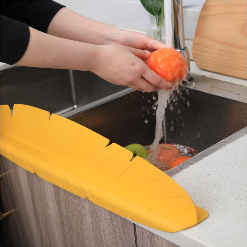 Creative Banana Leaf Kitchen Sink Water Barrier Household Sink Vegetable Washing Dishes Splash-proof Water Barrier Suction Cup Water Barrier