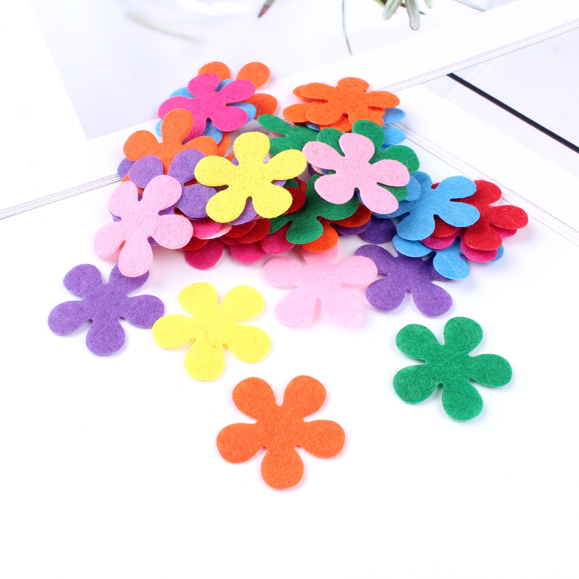 Color non-woven fabric multi-shape patch applique diy handmade clothing felt pad book 100 pieces