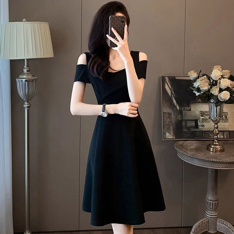 Black French Shoulder dress Women's Summer 2024 New Elegant Slimming Hepburn Style Sling Skirt for Small Women