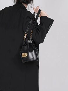 Wholesale Niche Design Bucket Bag Niche Underarm Bag Advanced Shoulder Bag Fashion Crossbody Bag Handbag