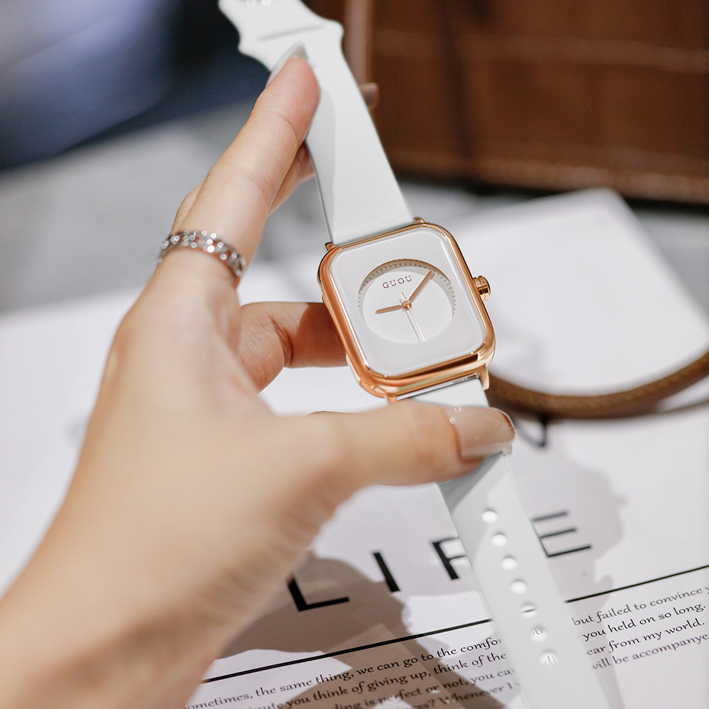 White Belt platinum frame (silicone band)