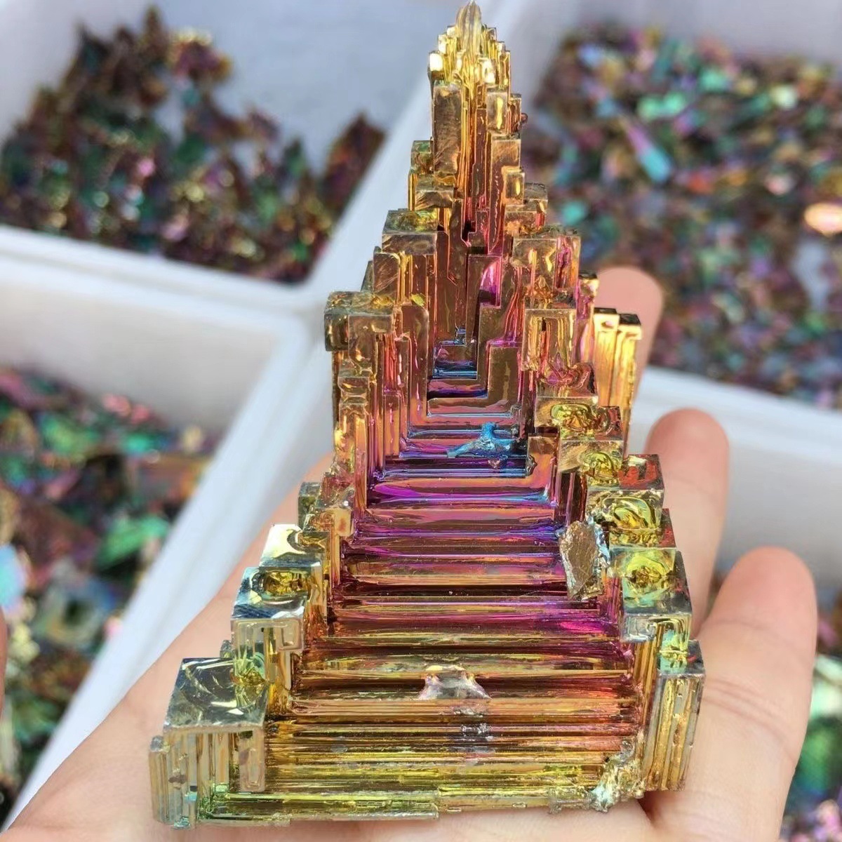 Natural bismuth ore raw stone bismuth crystal mineral chemical elements colorful ore decoration metal ore standard rare stone ornaments