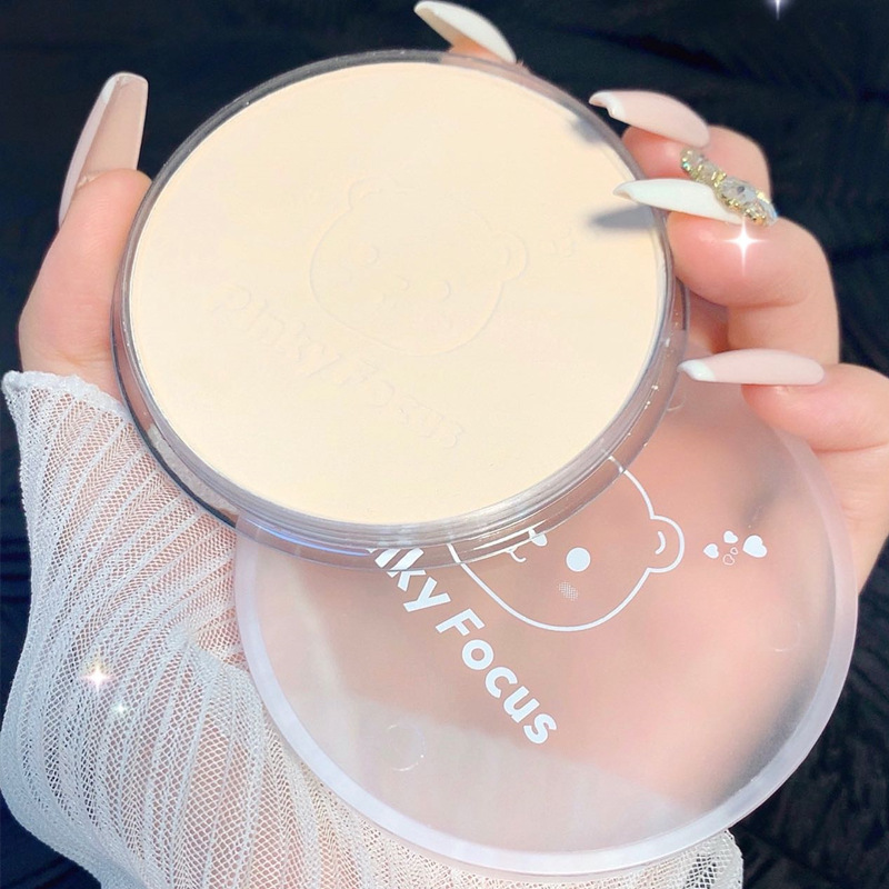 pinkyFocus smile bear light feather powder cake makeup lasting concealer powder biscuit skin oil is not easy to remove makeup honey