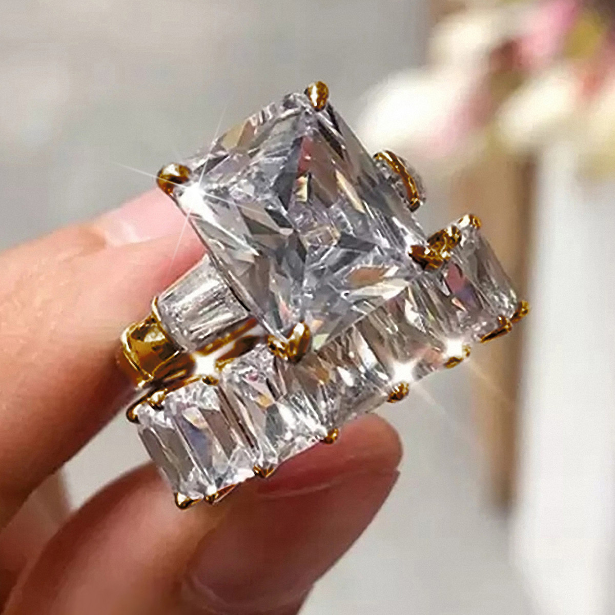 曹適亞馬遜新款戒指 豪華精工祖母綠切割女式結婚套戒 潮流對戒女