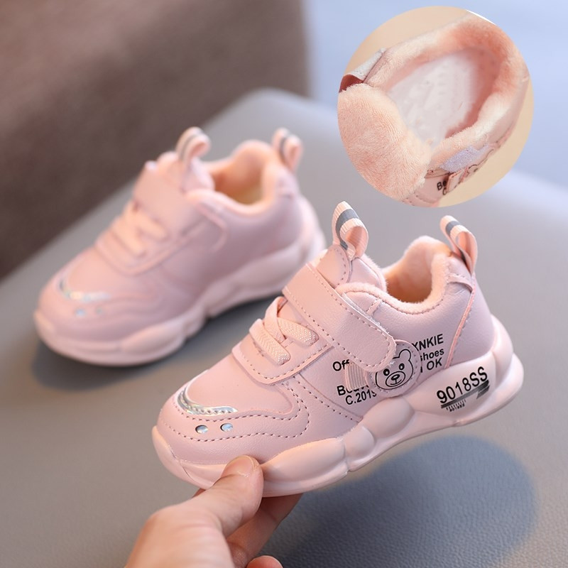 Winter men's and women's baby cotton shoes 0-3 years old children's leather baby toddler shoes plus velvet sneakers a generation of hair
