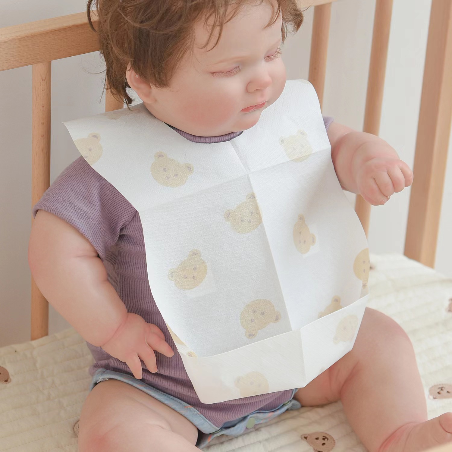 Ins new disposable non-woven disposable bib for babies Disposable bib bear pattern portable absorbent bib for going out