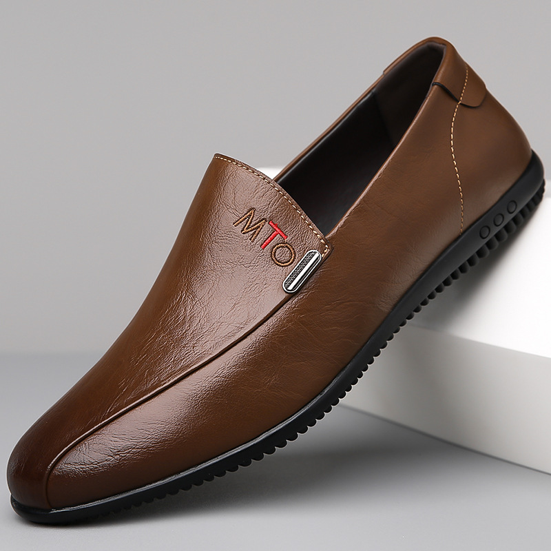 Men's shoes new men's casual bean shoes non-slip breathable feet soft bottom soft surface a step-on leather shoes a generation of hair