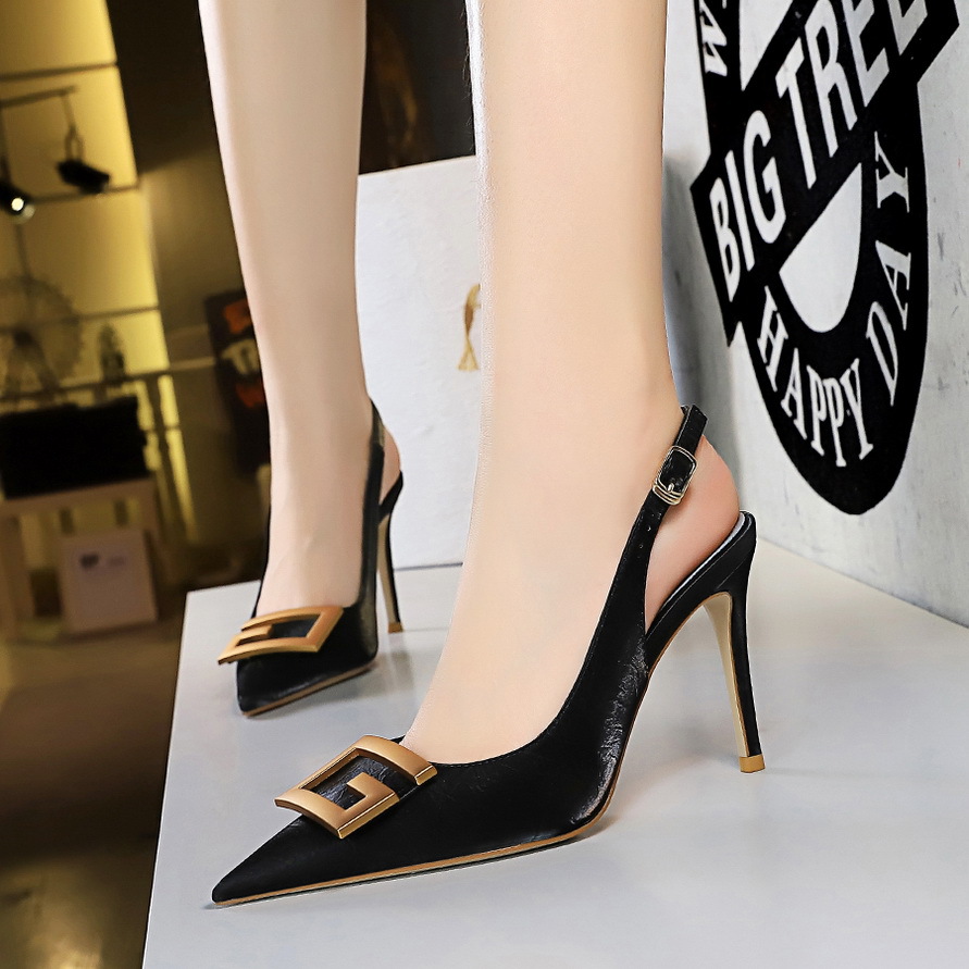 1932-8 European and American Sexy Nightclubs Slim Thin Heel Super High Heel Shallow Mouth Pointed Rear Trip with Hollow Metal Buckle Shoes