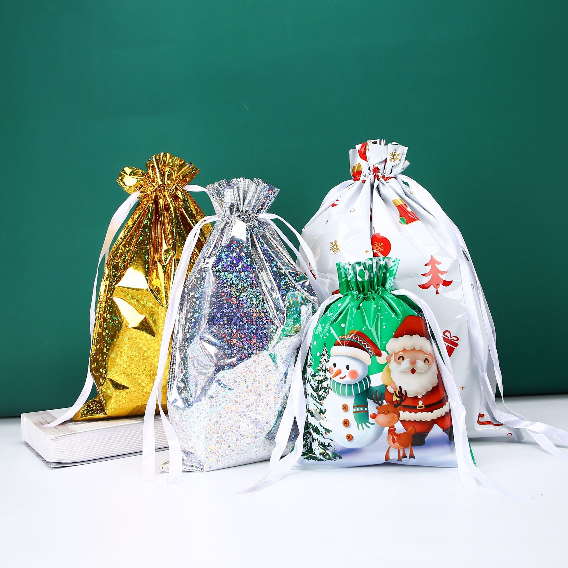 2024 Cross-border New Christmas Packaging Bundle Drawstring Gift Bag Santa Candy Gift Bag suit_voghion.com