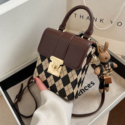 French Niche Design Bag 2024 Spring New Women's Bag Popular Popular Crossbody Bag Internet Popular Portable Small Square Bag