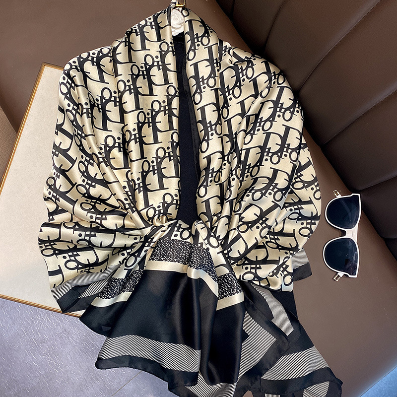 新しい夏の日よけのシルクタオルの女性の麗錦のサテンのプリントの延長のショールの外はお母さんのマフラーのビーチタオルを飾ります。|undefined