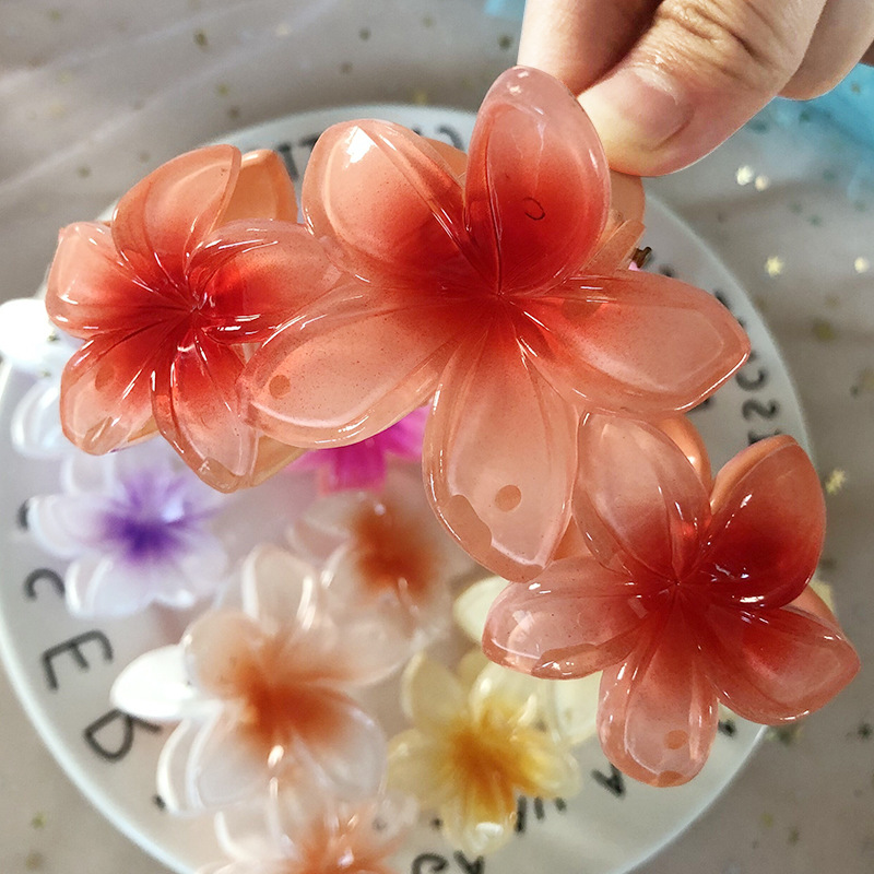 三朵雞蛋花鯊魚夾海邊沙灘度假髮飾頭戴花抓夾旅遊搭配頭飾