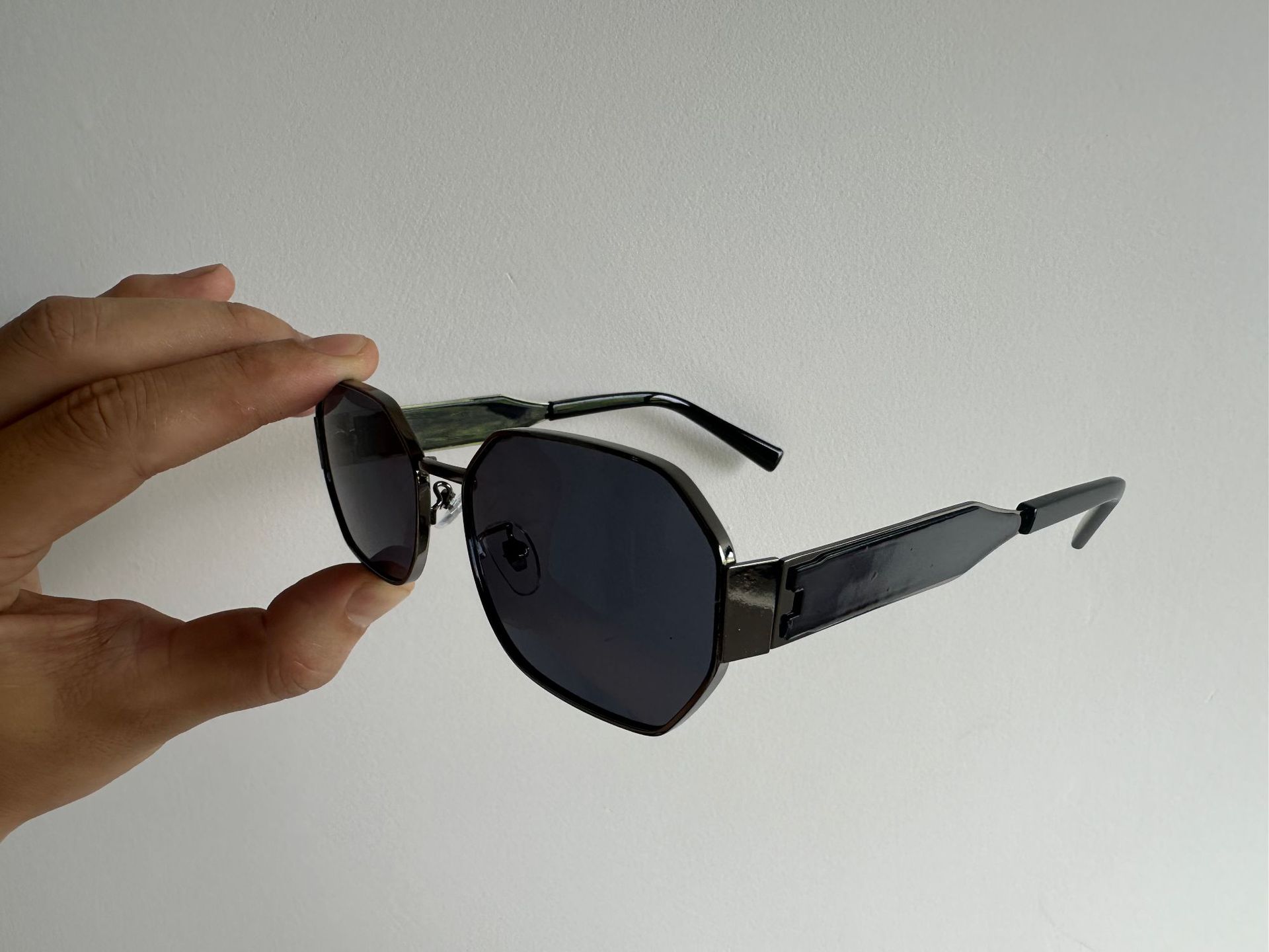 New style small frame wide leg women's sunglasses European and American personality fashion glasses sunglasses female hot girl sunglasses s23007_voghion.com