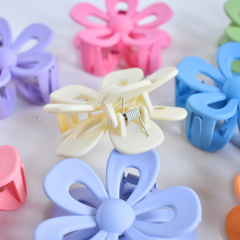 Cross-border  new plastic large flower scratch clip seamless spray paint frosted hair claw clip shark clip wholesale_voghion.com
