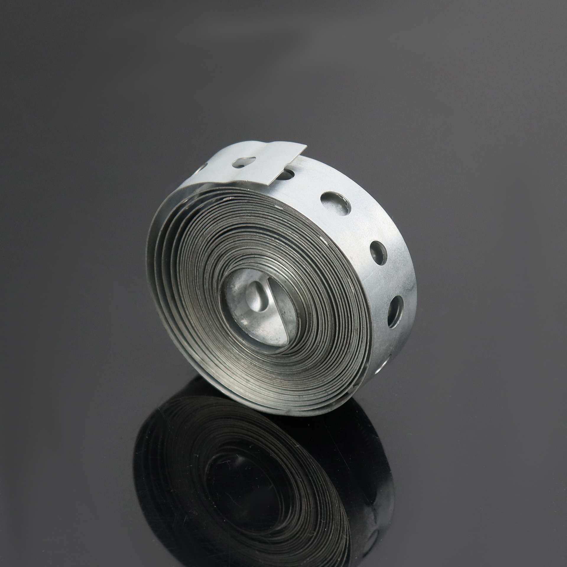 Cross-border factory direct sales of iron galvanized coil with high zinc layer galvanized coil with household goods outdoor galvanized belt