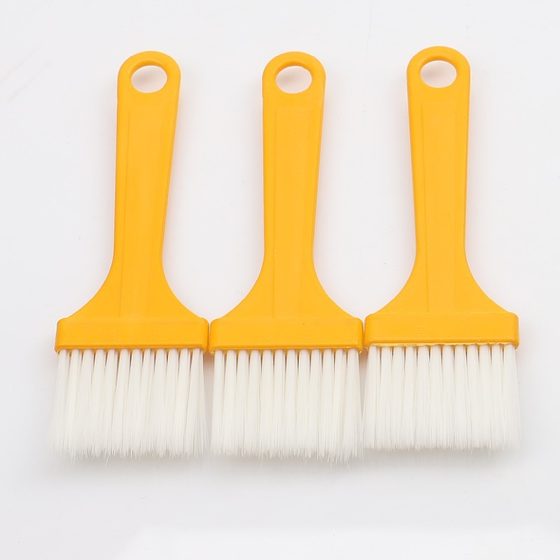 Factory wholesale thin handle plastic board brush 4mm thick yellow handle brush small keyboard brush oil dip sauce barbecue brush