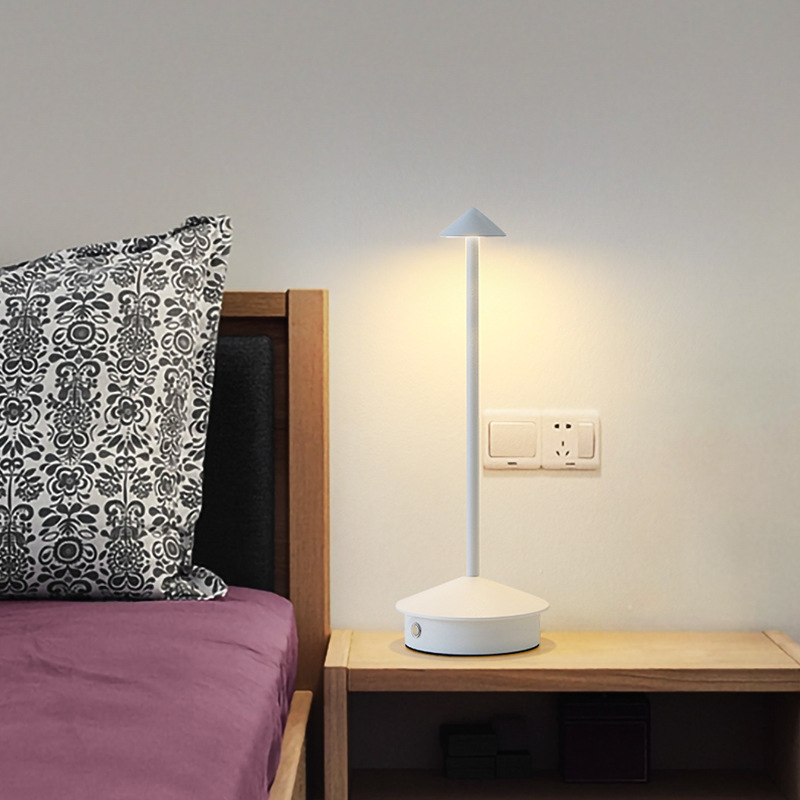 Mushroom lamp cross-border fashion foreign trade LED Spire table lamp charging creative outdoor indoor restaurant decoration small table lamp