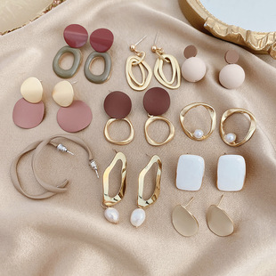 Temperament simple cross-border earrings South Korea cat's eye earrings metal retro exaggerated earrings wholesale small fragrant wind earrings women