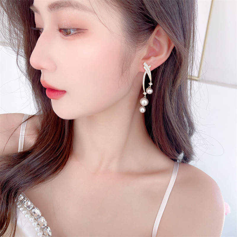s925 Silver Needle Simple Atmospheric Design Sense Earrings Niche Design High Sense Cross Line Pearl Earrings
