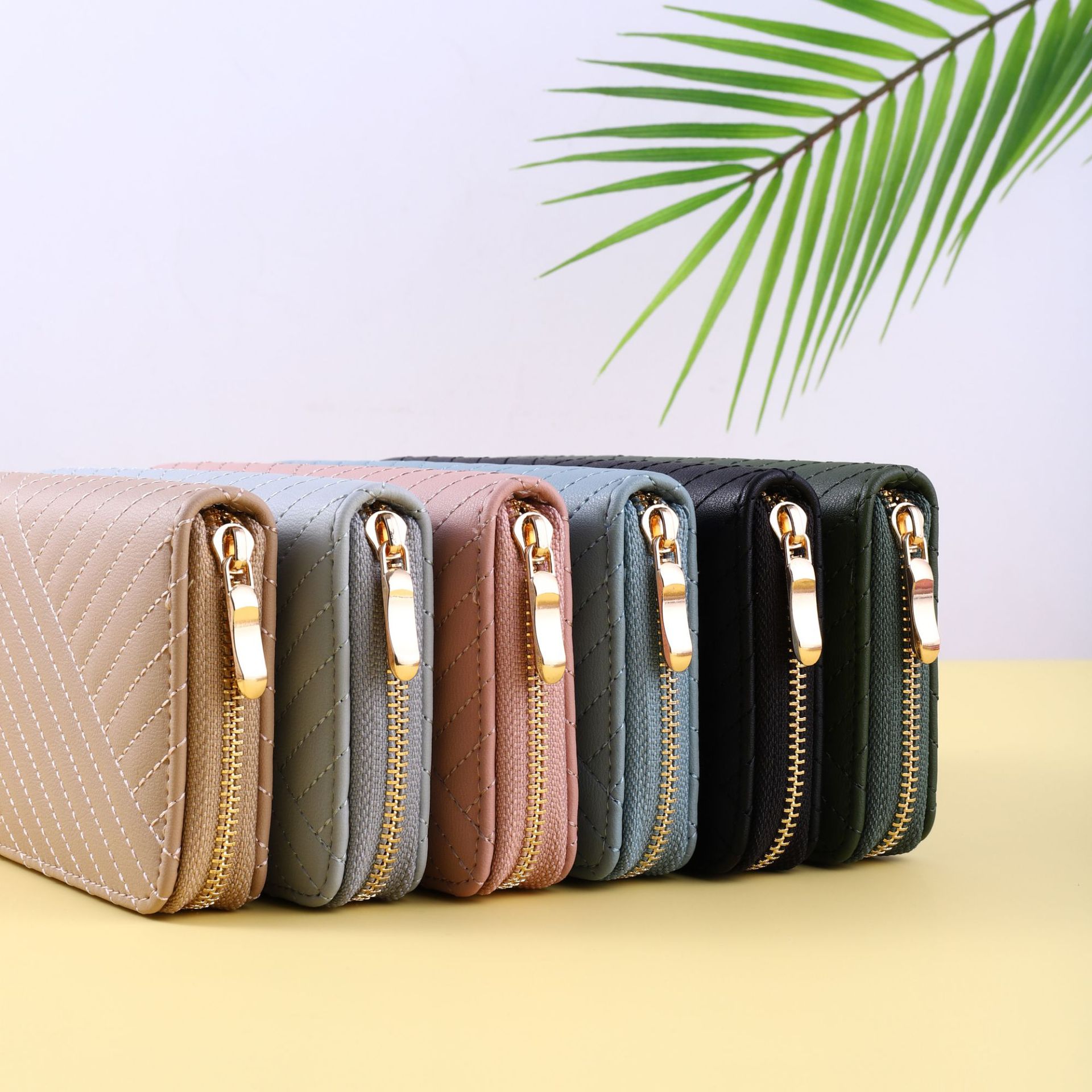 Long women's wallet zipper large capacity wallet clutch simple retro women's wallet wallet quilted wallet