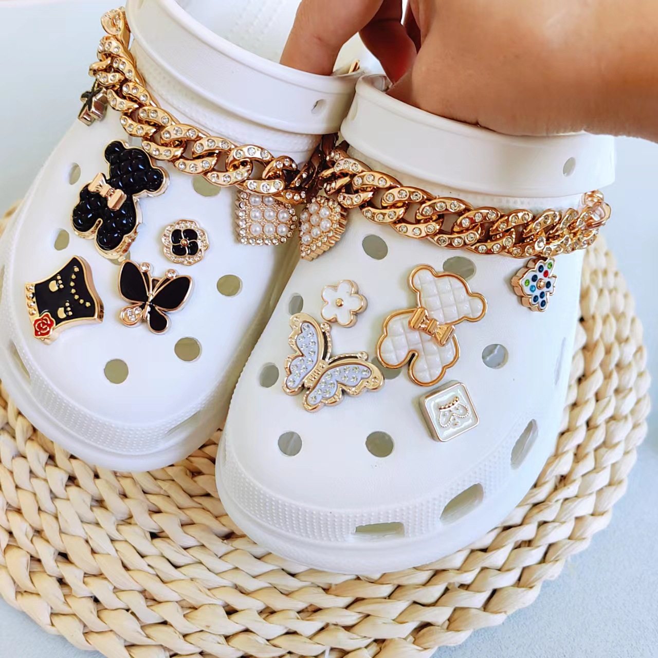 Cross-border New Fit Hole Shoes Accessories diy Shoe Buckle Pearl Metal Rhinestone Chain Set Shoe Flower Decorative Buckle