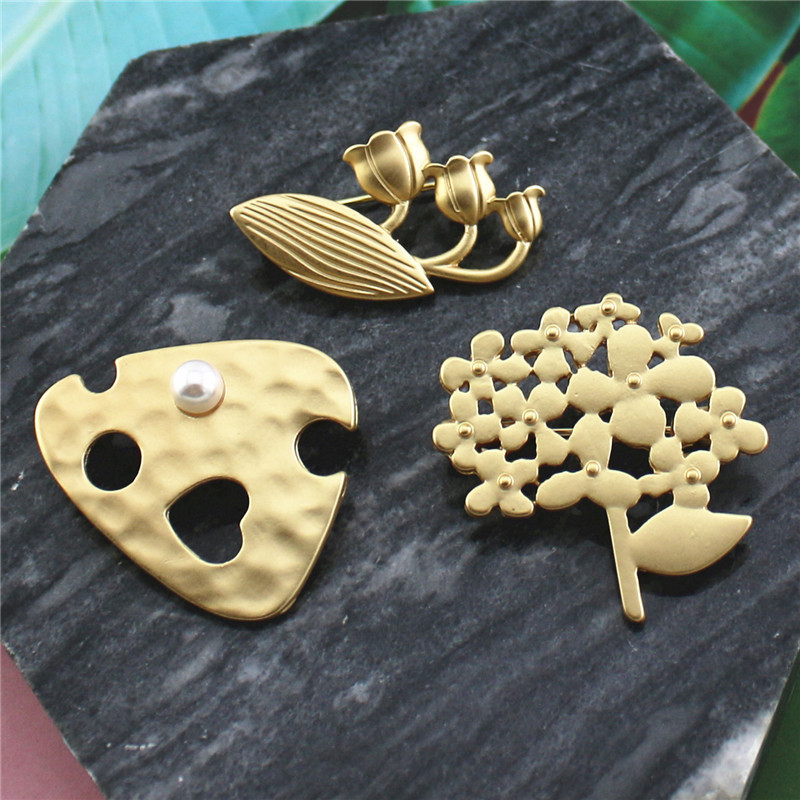 Fashion simple matte gold lily of the valley small brooch alloy plating matte gold tree of life corsage Japanese and Korean style accessories needle