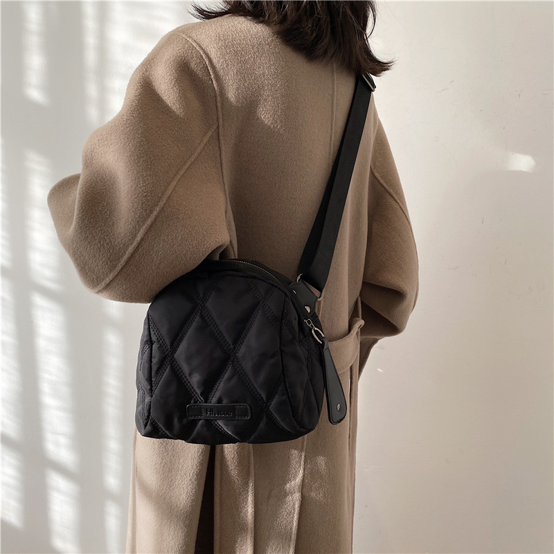 Bag Women's 2021 New Crossbody Bag ins Popular Large Capacity Simple All-match Western Style Broadband Rhombic Shell Bag