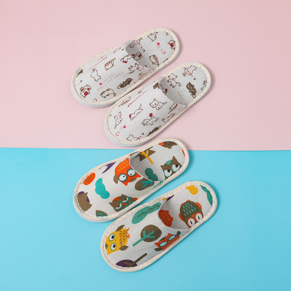 Star hotel disposable children's slippers wholesale B & B parent-child room children's cartoon slippers home closed toe non-slip