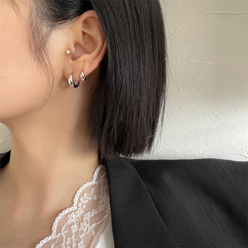 Plain ring earrings 925 silver needle women's simple elegant ins cold style niche hip hop European and American circle fashion Men's earrings