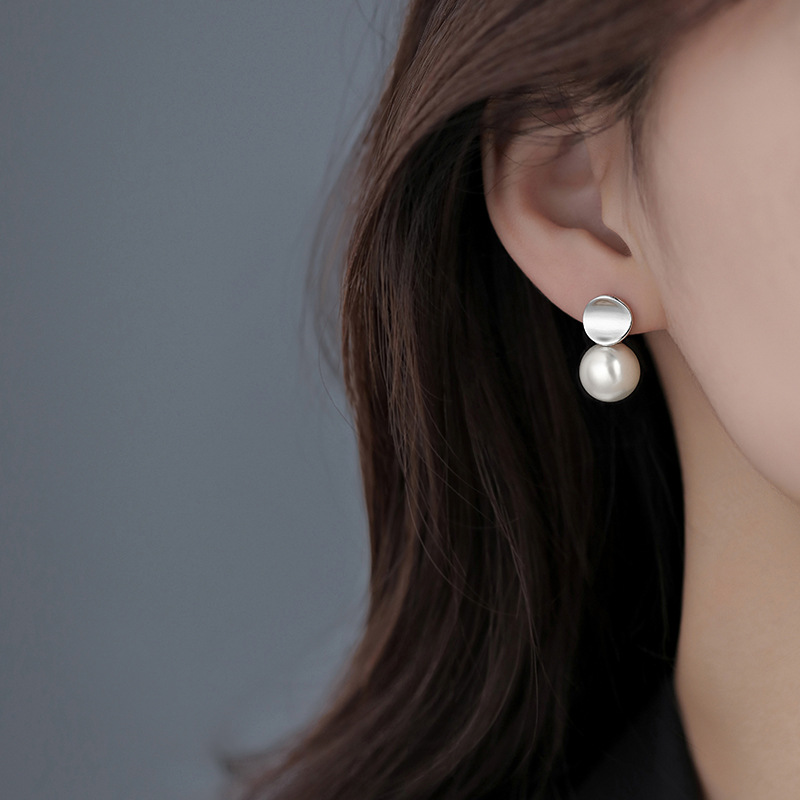 彎曲圓片圓珠耳釘女簡約小眾高級感耳環2023新款輕奢時尚百搭耳飾