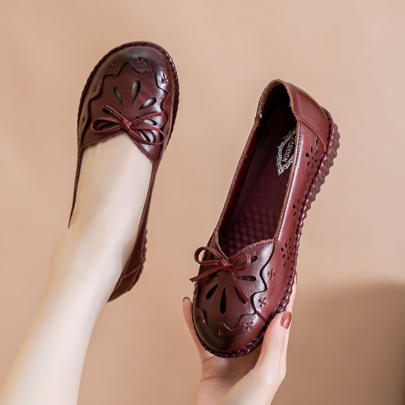 First layer cowhide leap month mother shoes Sandals leather soft bottom comfortable middle-aged flat hole shoes women's shoes leather shoes