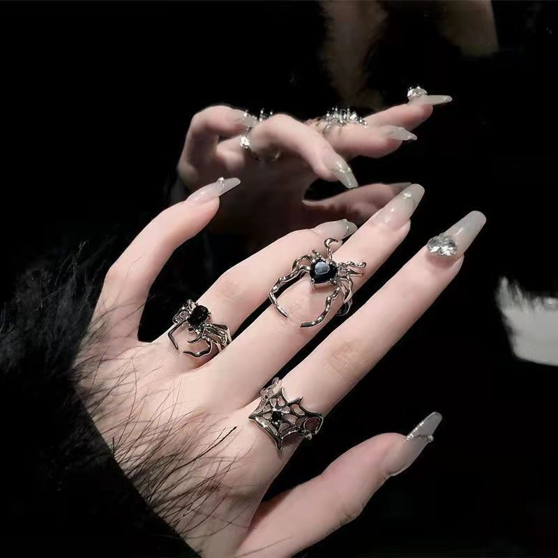 Dunkler Retro-Spinnnagelring mit schwarzem Edelstein, Nischendesign, hochwertiger, kalter Stil, offener Persönlichkeitsring_voghion.com