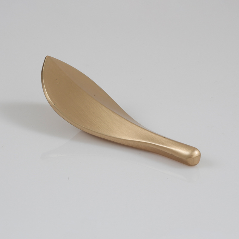 Factory wholesale solid zinc alloy handle light luxury personalized creative small handle Drawer Wardrobe hardware cabinet handle
