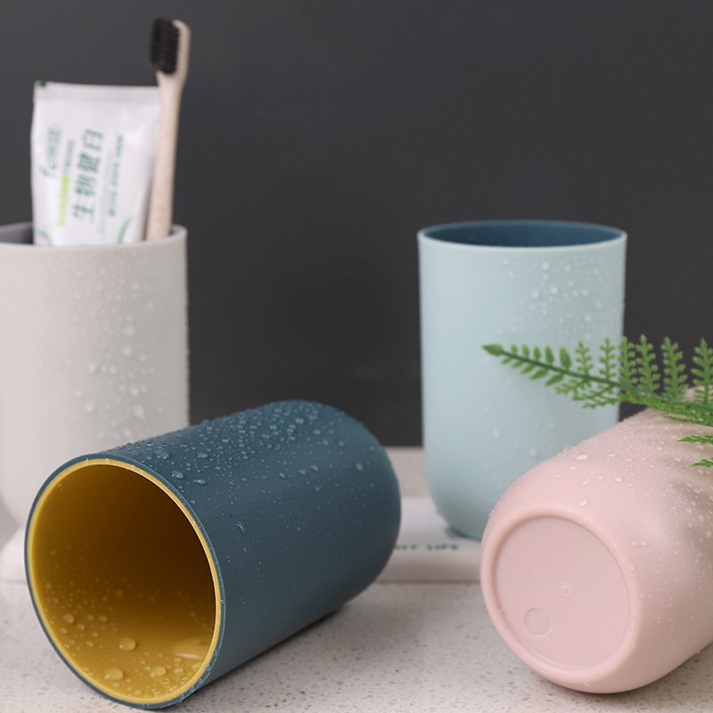 Household double-layer thickened mouthwash Cup couple toothbrush cup contrast color plastic water cup creative two-color toothbrush cup with handle Cup