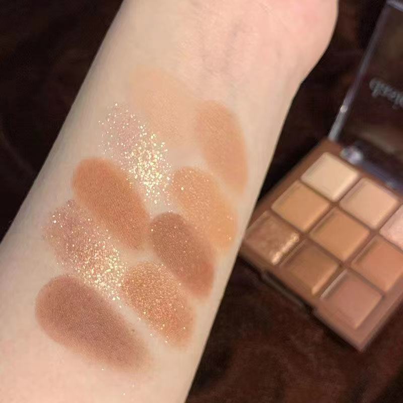 Nine-color chocolate eye shadow pearlescent matte earth color not easy to take off makeup all-matching beginner eye shadow plate