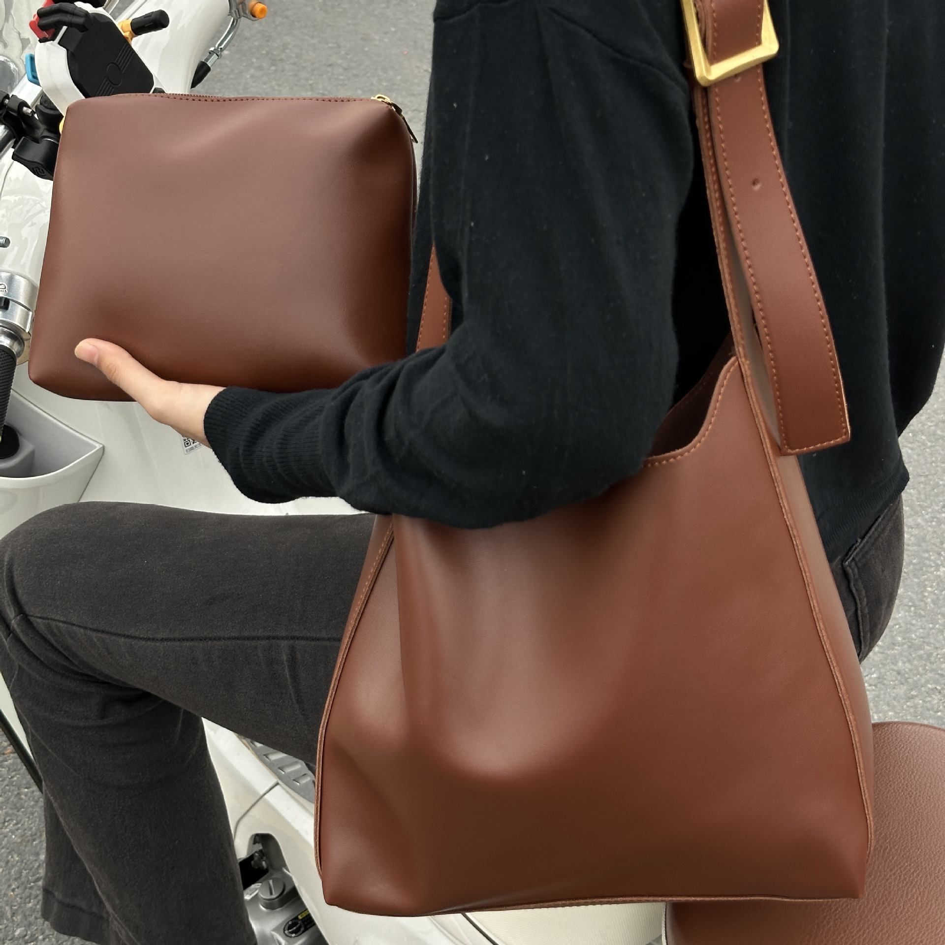 handbag New Fashion All-match Bucket Large Capacity Simple Casual Two-piece Soft Collapse Shoulder Crossbody Bag_voghion.com