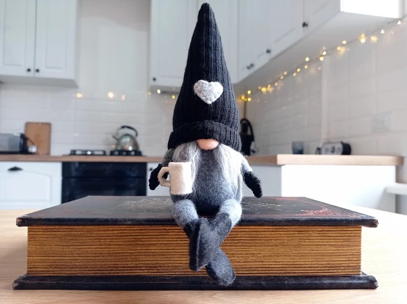 Cross-border Independent Station Knitted Faceless Doll Hanging Legs Hand Grinding Coffee Christmas Holiday Decorations Home Daily Decoration
